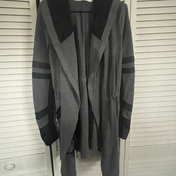 Blanc Noir Charcoal Heather and Black Traveler’s Jacket - Picture 16 of 16